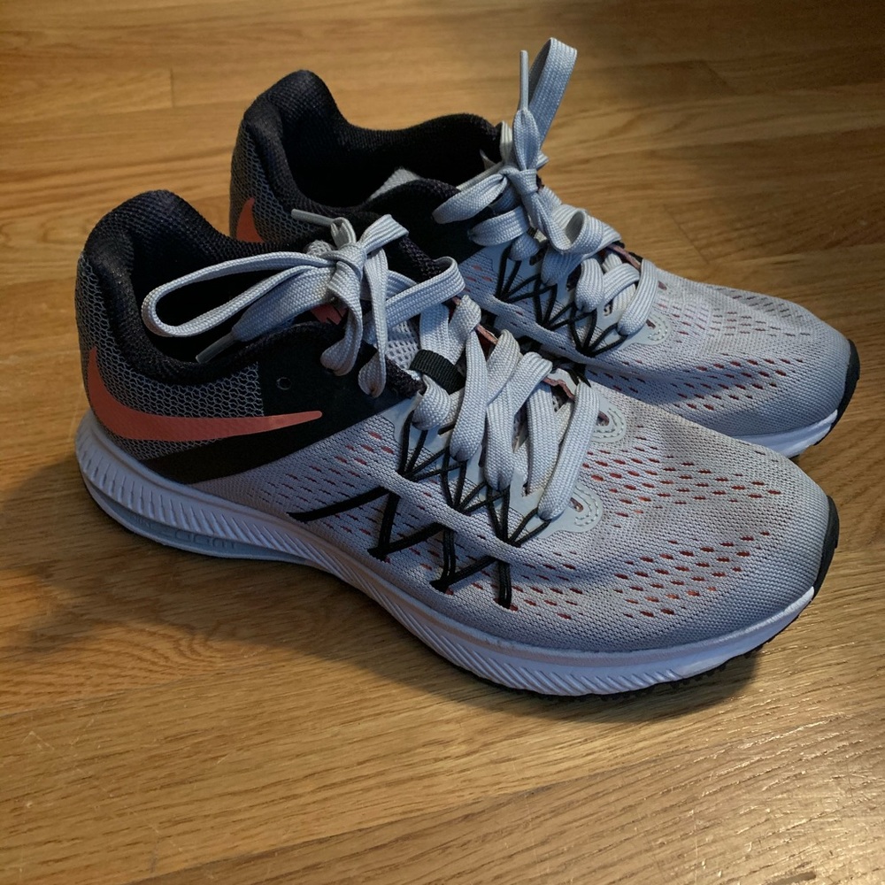 Nike woman’s sneakers - Picture 2 of 3